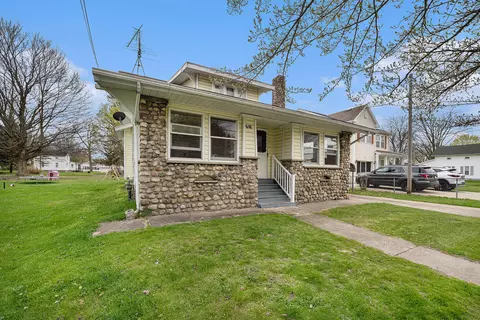 703 E Broadway St, Three Rivers, MI 49093 photo 5