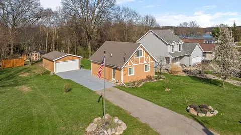 11112 Greenview Ct, Jerome, MI 49249