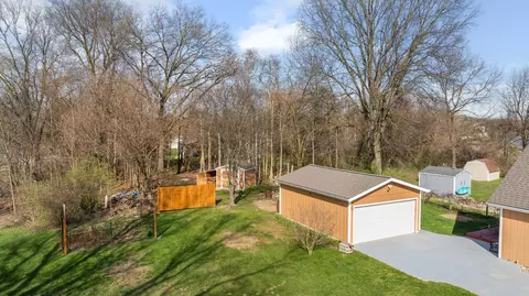 11112 Greenview Ct, Jerome, MI 49249 photo 2