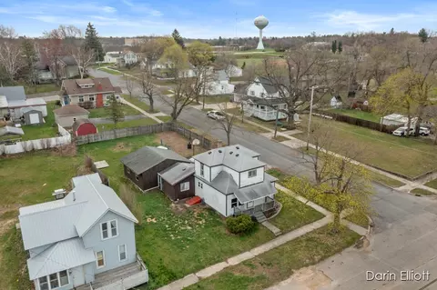 622 James St, Belding, MI 48809 photo 3