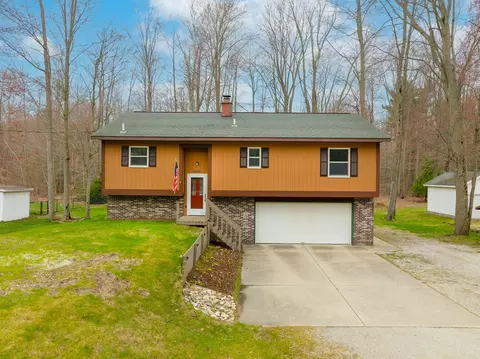 6361 Henry St, Norton Shores, MI 49441