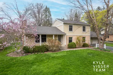 2827 Reeds Lake Blvd SE, Grand Rapids, MI 49506