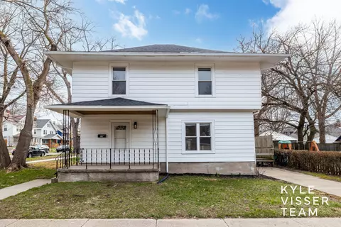 534 Benjamin Ave SE, Grand Rapids, MI 49506