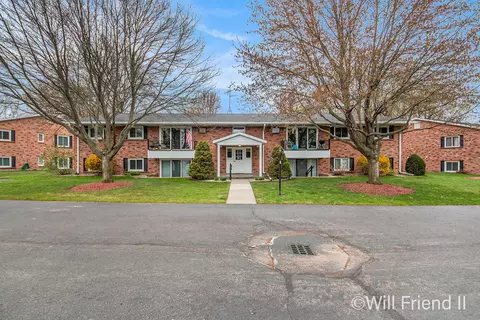 5310 Southbrook Ct #38, Hudsonville, MI 49426
