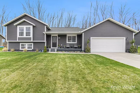 1110 Water Tower Ln, Whitehall, MI 49461