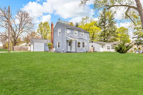 2408 Cobb Rd, Jackson, MI 49203
