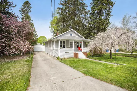 1417 Pinehurst Blvd, Kalamazoo, MI 49006