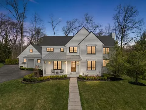 215 Hadsell Dr, Bloomfield Hills, MI 48302