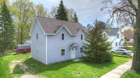 325 Pearl St, South Haven, MI 49090