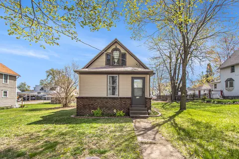 436 22nd St N, Springfield, MI 49037