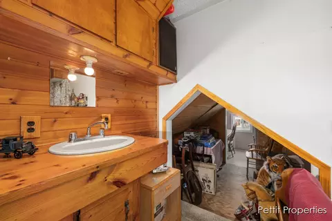 6410 E M 21, Corunna, MI 48817 photo 14