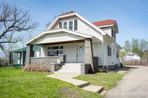 2405 Miller Ave NW, Grand Rapids, MI 49544