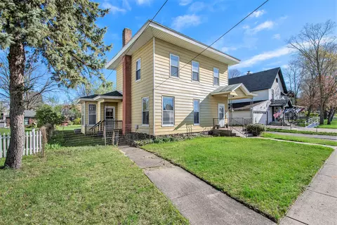 511 Avery St, Lowell, MI 49331 photo 3