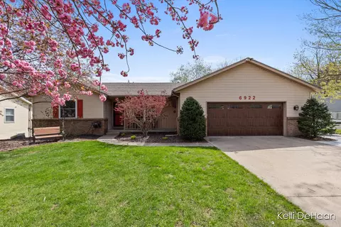 6922 Youngstown Ave, Hudsonville, MI 49426