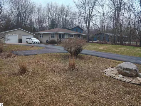 3835 Kendall St, Manistee, MI 49660