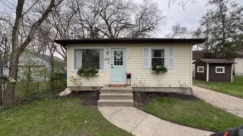 3240 Homecrest Ave SW, Wyoming, MI 49509