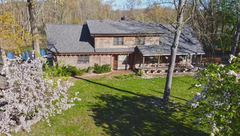 4337 Peninsular Dr, Vicksburg, MI 49097