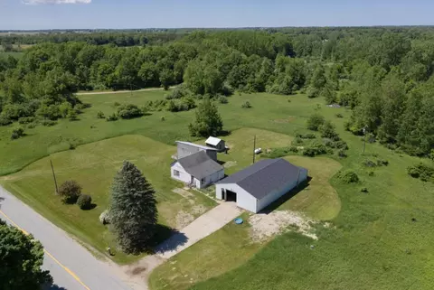 23915 36th Ave, Ravenna, MI 49451