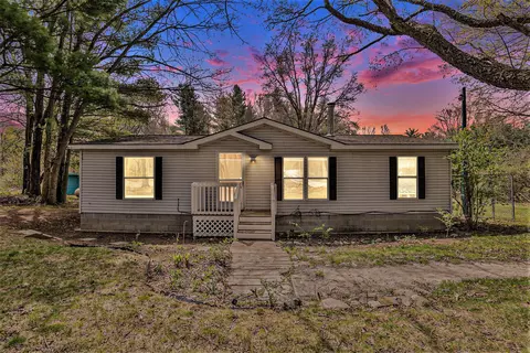 10790 16 Mile Rd NE, Cedar Springs, MI 49319