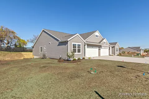 997 Scioto Dr NW #26, Comstock Park, MI 49321