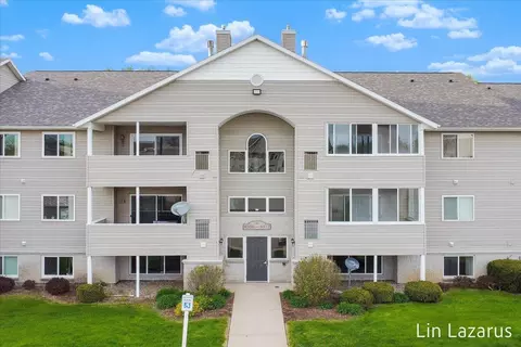 8368 N Jasonville Ct SE, Caledonia, MI 49316