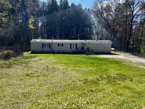 11005 Elm Ave, Howard City, MI 49329