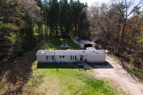 11005 Elm Ave, Howard City, MI 49329