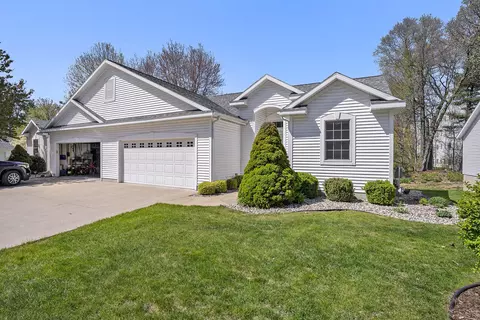 124 Stone Gate Ct, Spring Lake, MI 49456