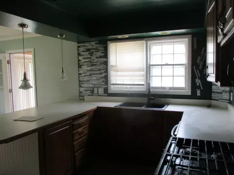820 Elm St, Three Rivers, MI 49093
