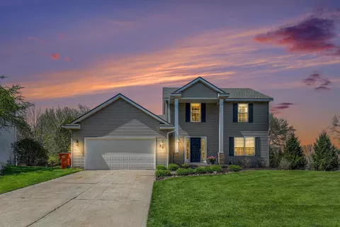 59 Rogue River View Dr NE, Rockford, MI 49341