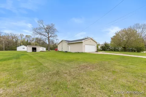 202 Bricker St, Belding, MI 48809 photo 3