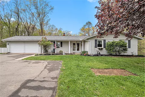 2675 N 33rd St, Galesburg, MI 49053
