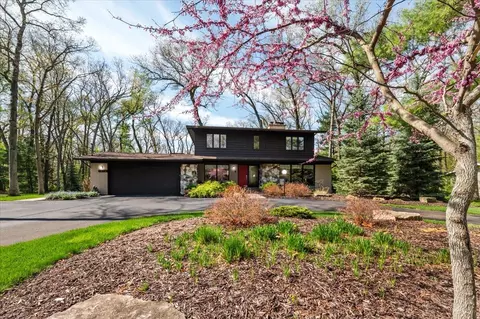 7414 Thorncrest Dr SE, Ada, MI 49301