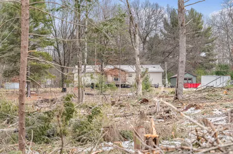 814 S Deer Lake Rd, Reed City, MI 49677