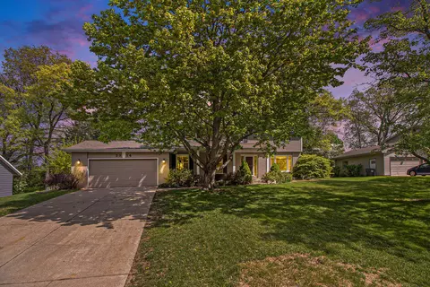 2314 Hickory Point Dr N, Portage, MI 49024