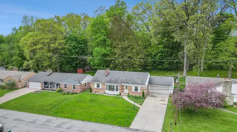 1117 Maplegrove Dr NW, Grand Rapids, MI 49504