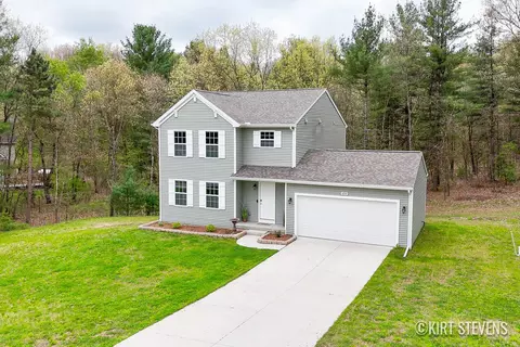 1690 Ryan Woods Dr, Allegan, MI 49010