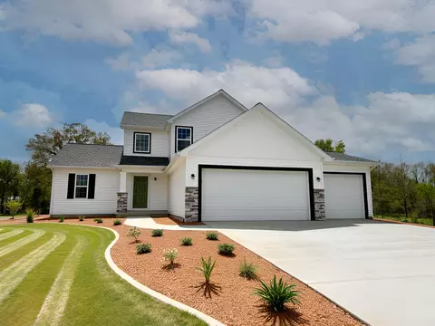 416 Constitution Ave, Brooklyn, MI 49230