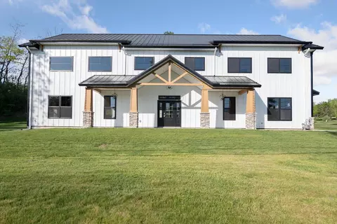 1995 Ash Te Wette Dr, Hillsdale, MI 49242