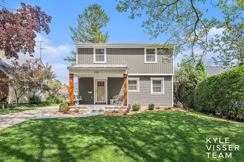 1132 Eastwood Ave SE, East Grand Rapids, MI 49506