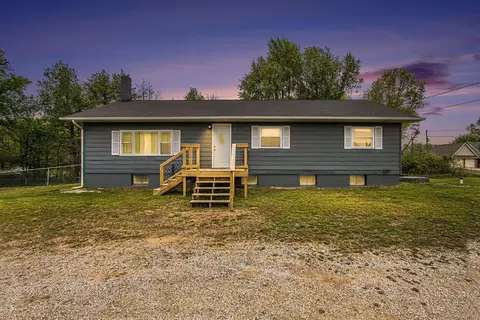 21164 Calvin Hill St, Cassopolis, MI 49031