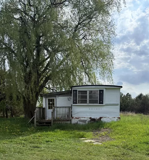 7957 30th Ave, Evart, MI 49631