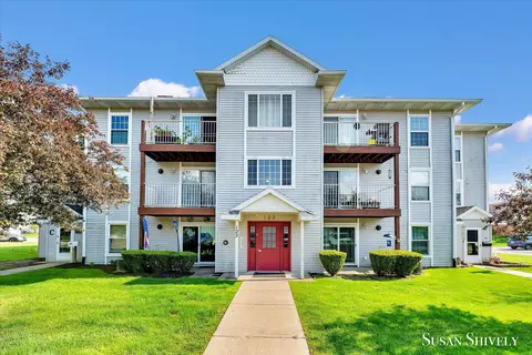 122 Ida Red Ave NW #104, Sparta, MI 49345