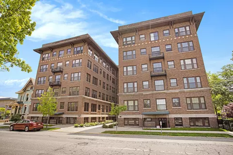 471 W South St #404, Kalamazoo, MI 49007