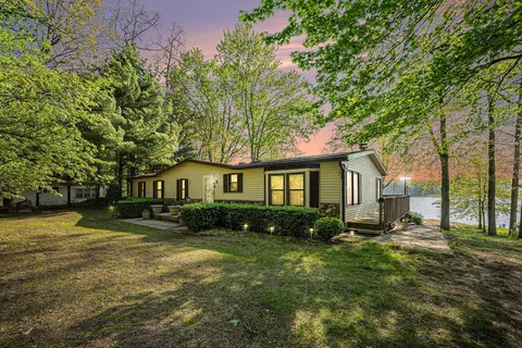 1011 55th St, Pullman, MI 49450
