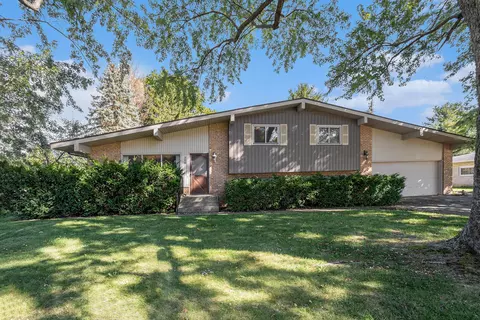300 Maplecrest Ave, Sturgis, MI 49091