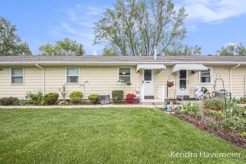 955 Andover Ct SE #85, Kentwood, MI 49508