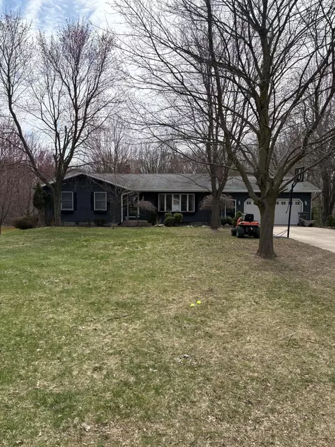7492 W Orchard Cir, Fremont, MI 49412