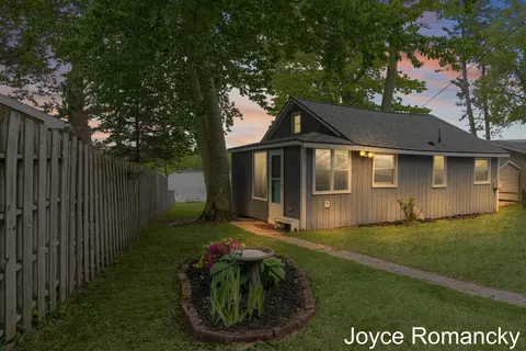 161 Beechwood Dr SW, Stanton, MI 48888
