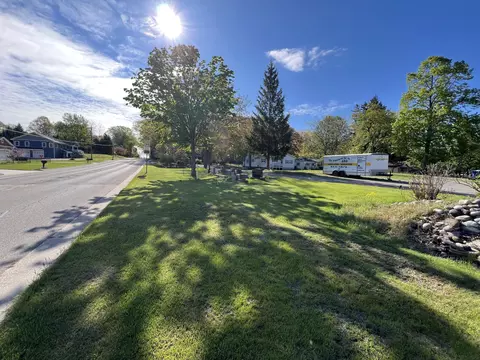 7 North Rath Avenue, Ludington, MI 49431
